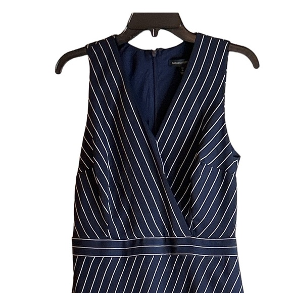 Banana Republic Surplice Career Sheath Dress Navy Silve Striped Faux Wrap Size 6 - Picture 4 of 7